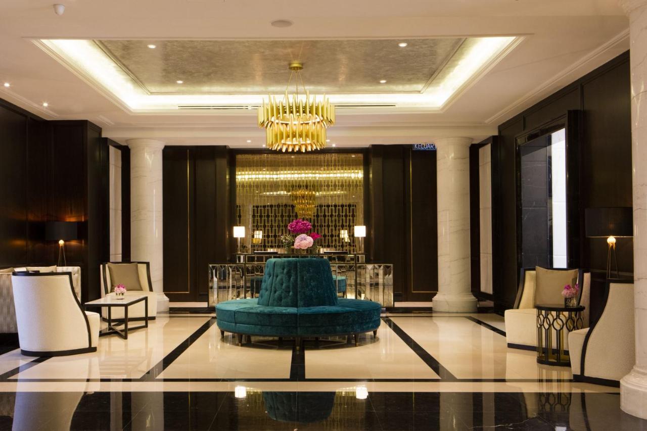 The Ritz-Carlton, Kuala Lumpur Hotell Exteriör bild The lobby of the hotel