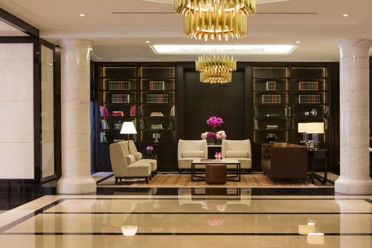 The Ritz-Carlton, Kuala Lumpur Hotell Exteriör bild The Library at The Ritz-Carlton, Dubai
