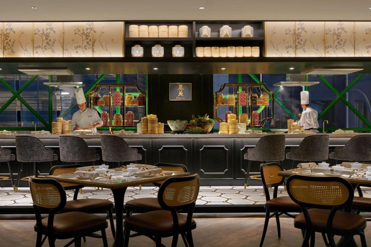 The Ritz-Carlton, Kuala Lumpur Hotell Exteriör bild The interior of the restaurant